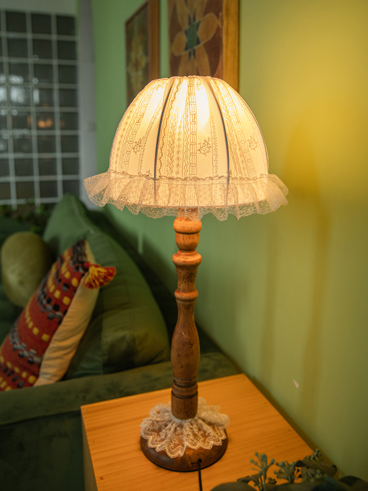 European Solid Wood Table Lamp - Desk Setup Wallpaper recensione e prezzo