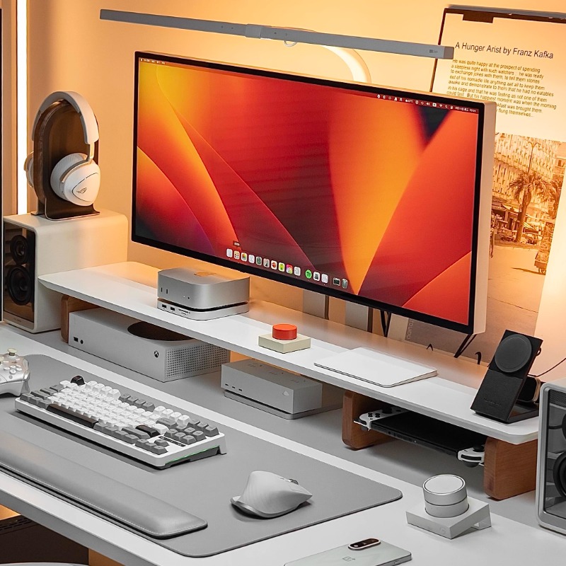 Supporto per monitor moderno S - Desk Setup With Laptop And Monitor recensione e prezzo