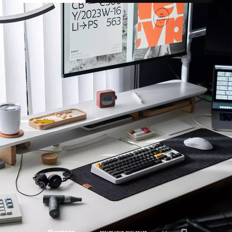 Supporto per monitor moderno S - Desk Setup With Laptop And Monitor recensione e prezzo